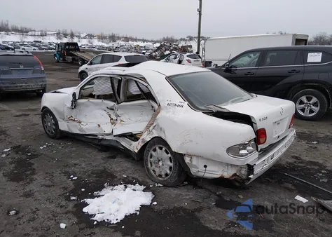 1999 Mercedes-Benz E 320 z USA, uszkodzony, nr VIN WDBJF65H5XA855915